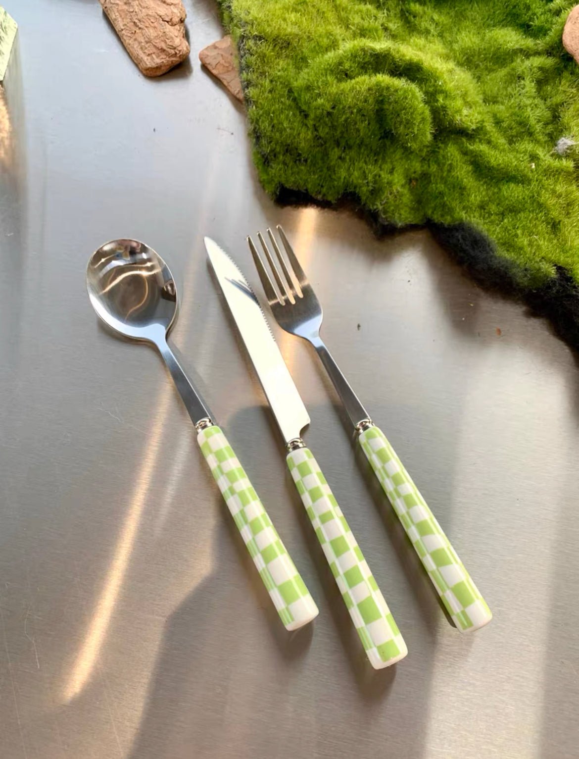 Modern Pinky Cutlery Set 