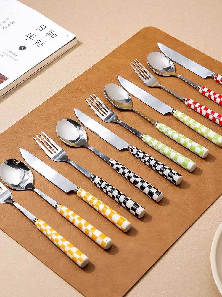 Modern Pinky Cutlery Set 