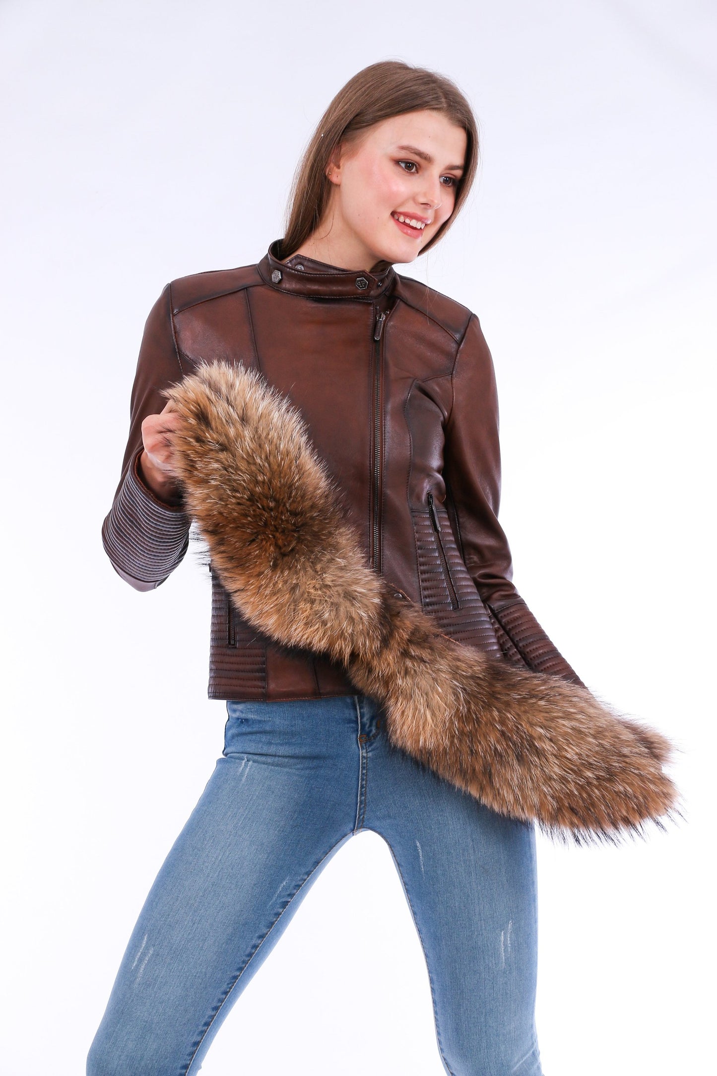 راكافو - راكب دراجة نارية بني 