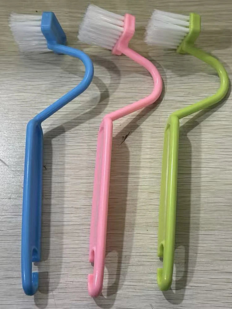 Curved toilet brush with long handle 